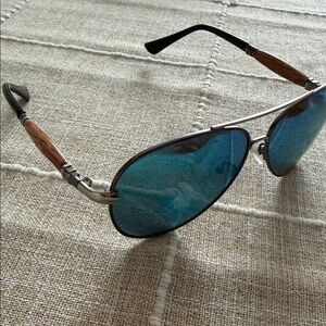 Stylish Blue Aviator Sunglasses